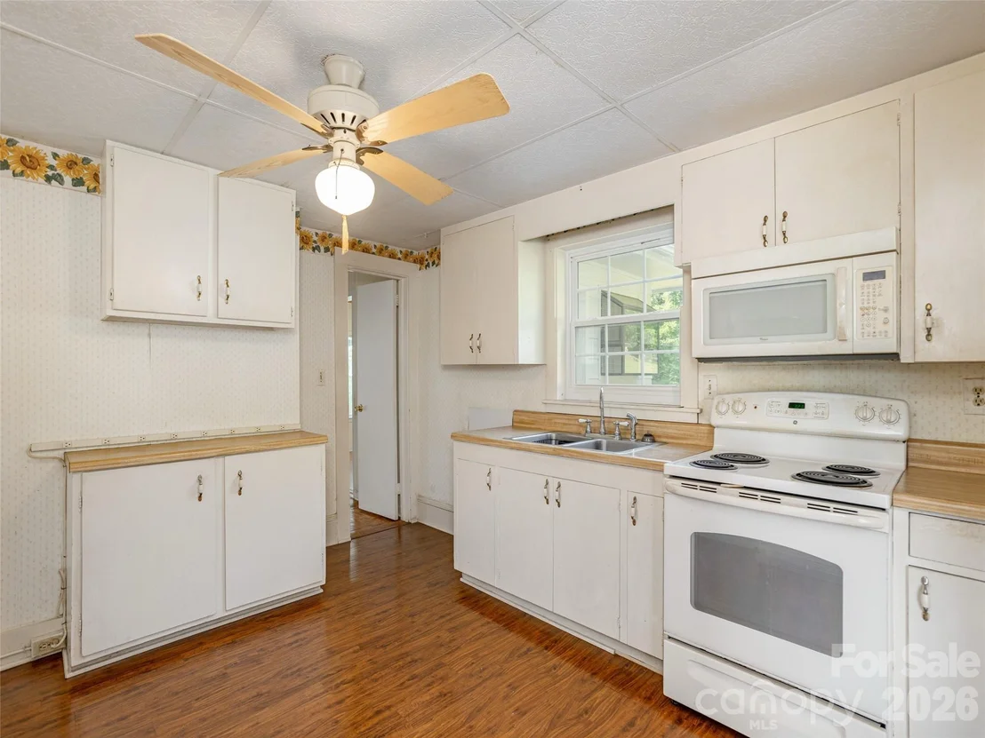 Photo of 34 Lockhart Road