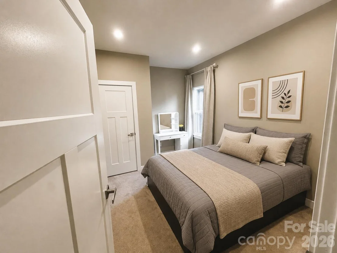 Photo of 7708 W Berkeley Road