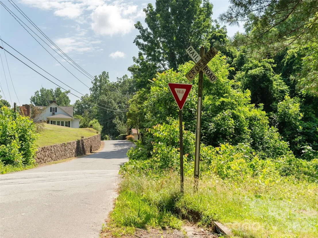 Photo of 34 Lockhart Road
