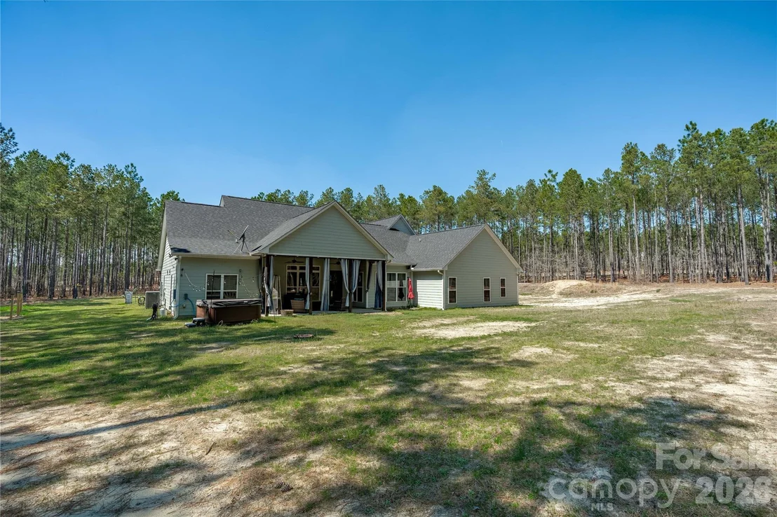 Photo of 2138 Lockhart Road