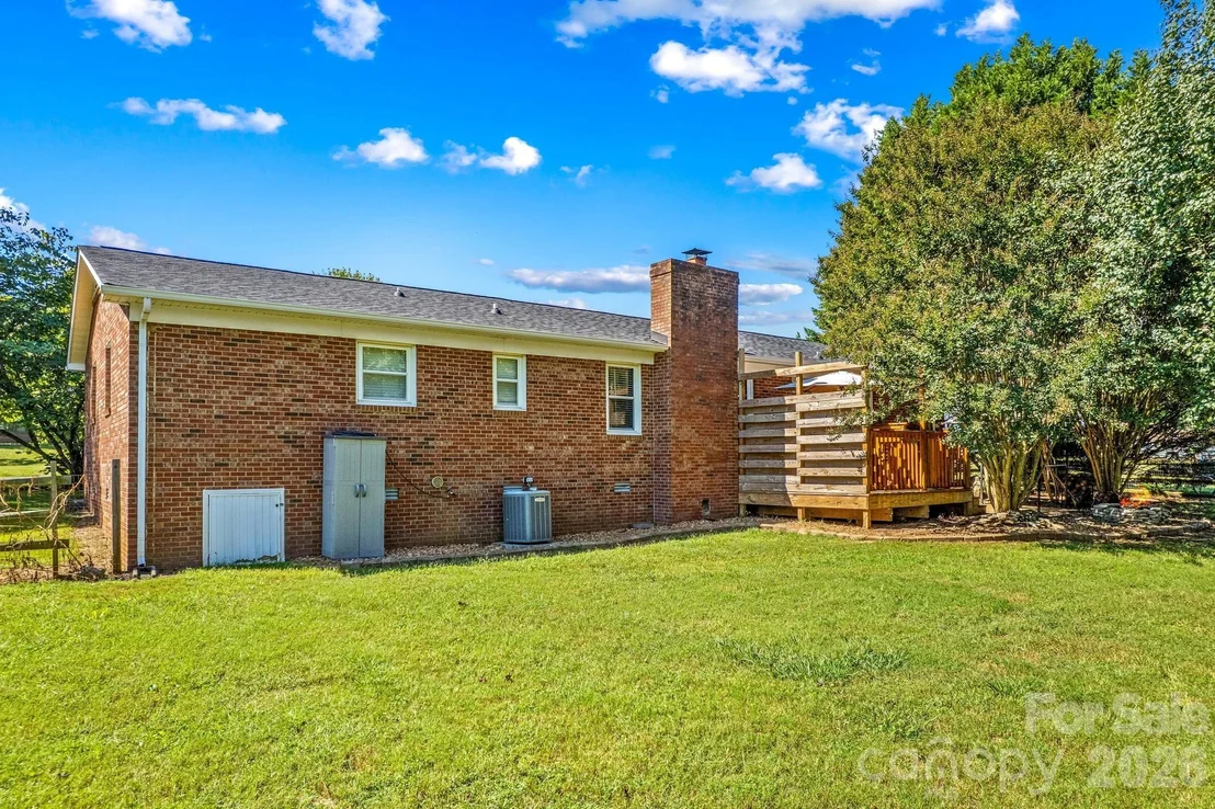 Photo of 230 E Old Farm Road