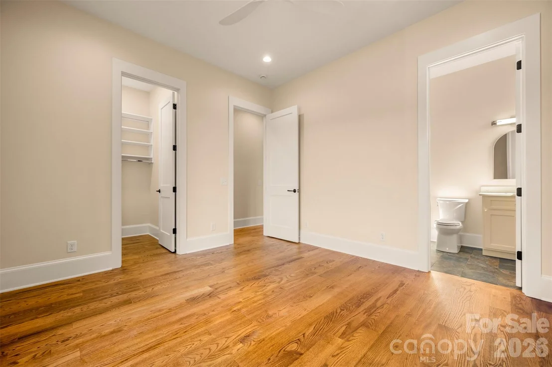 Photo of 978 Mapleton Lane