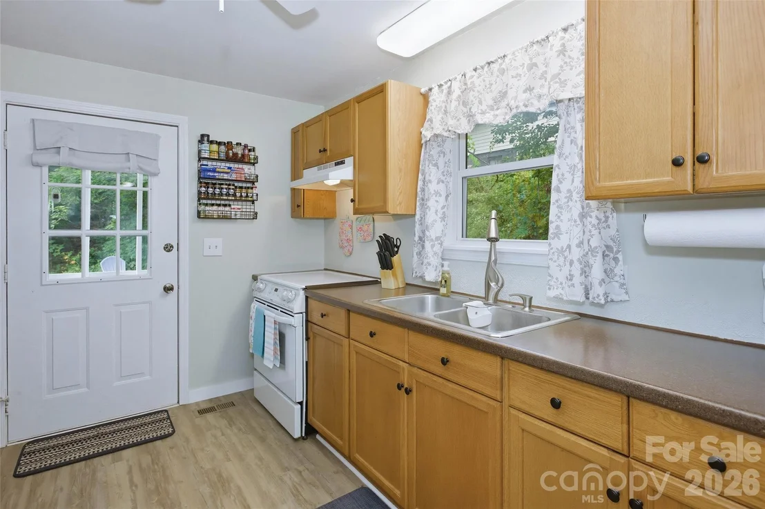 Photo of 83 E View Street