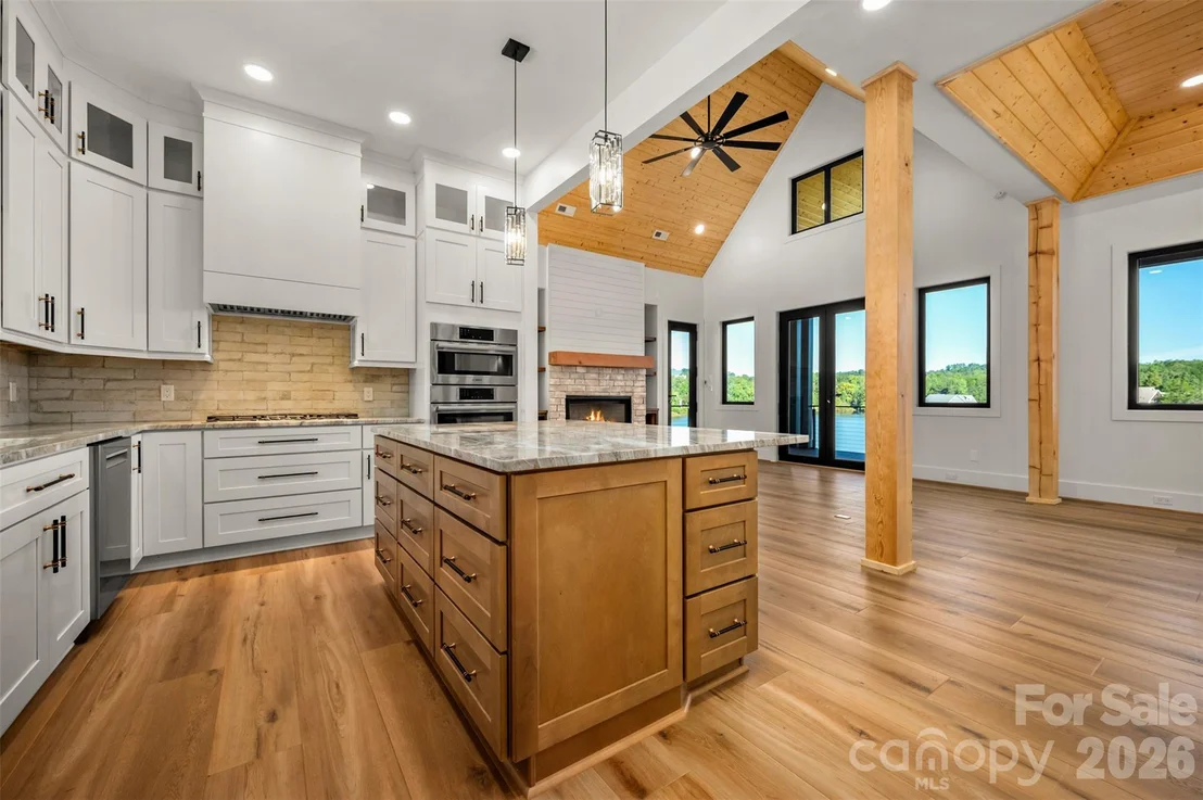 Photo of 438 Mapleton Lane