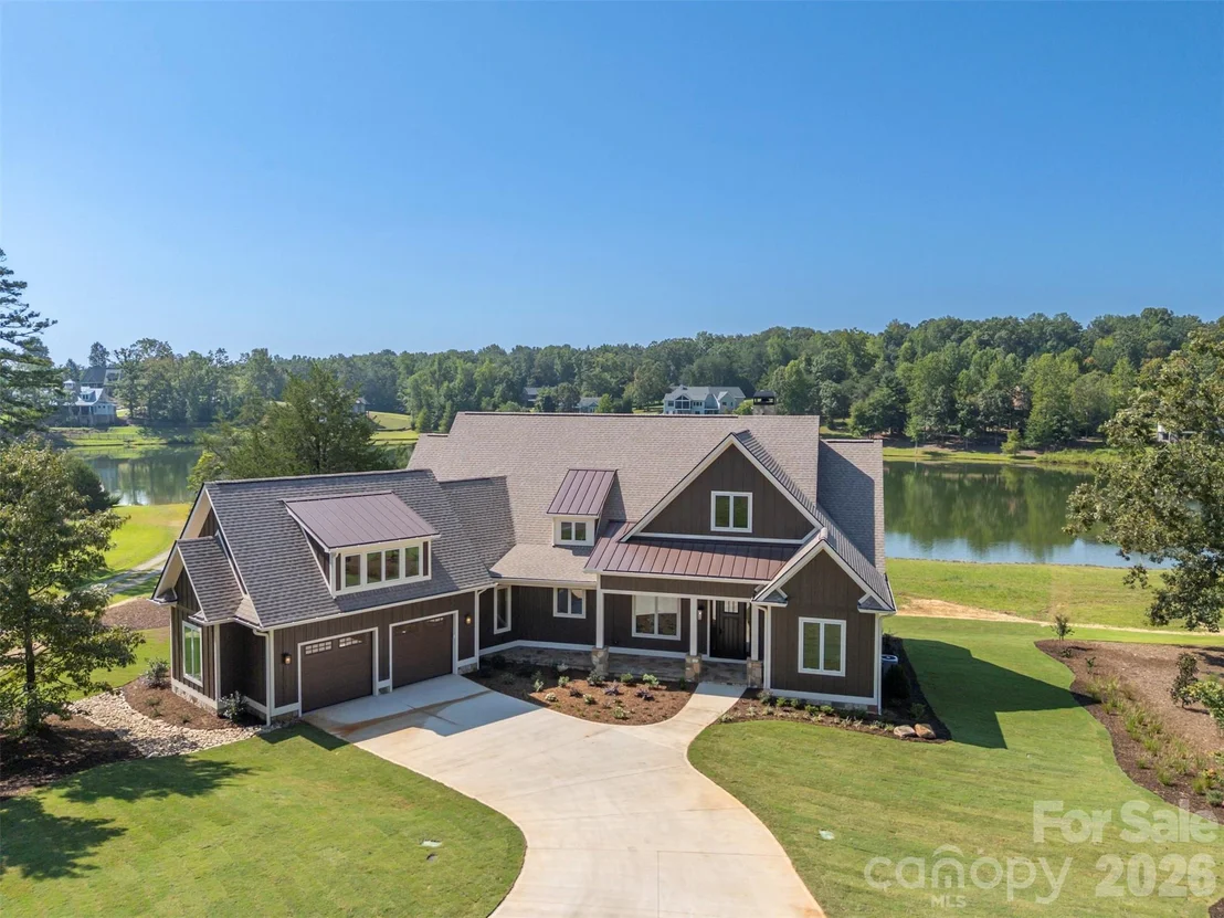 Photo of 978 Mapleton Lane