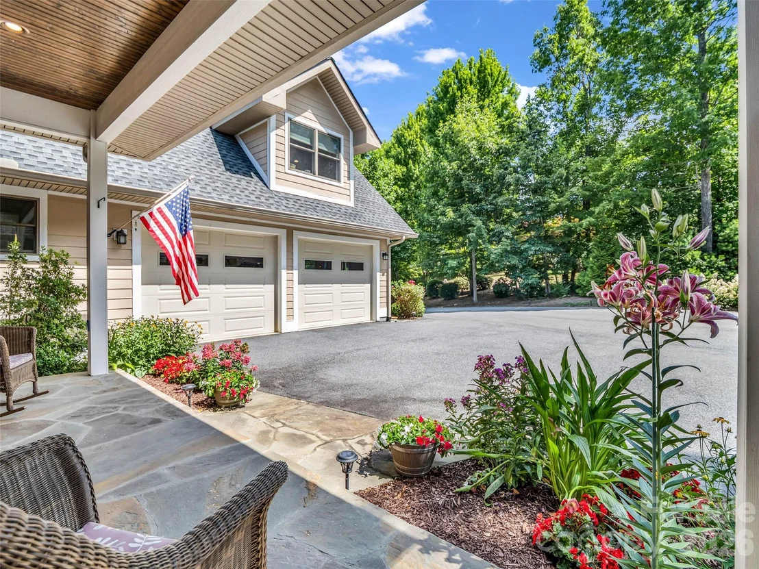Photo of 930 Big Raven Lane