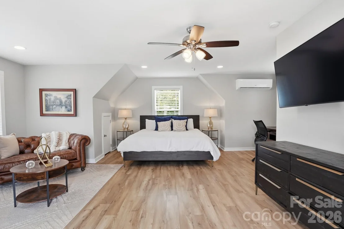 Photo of 2501 Marshall Place