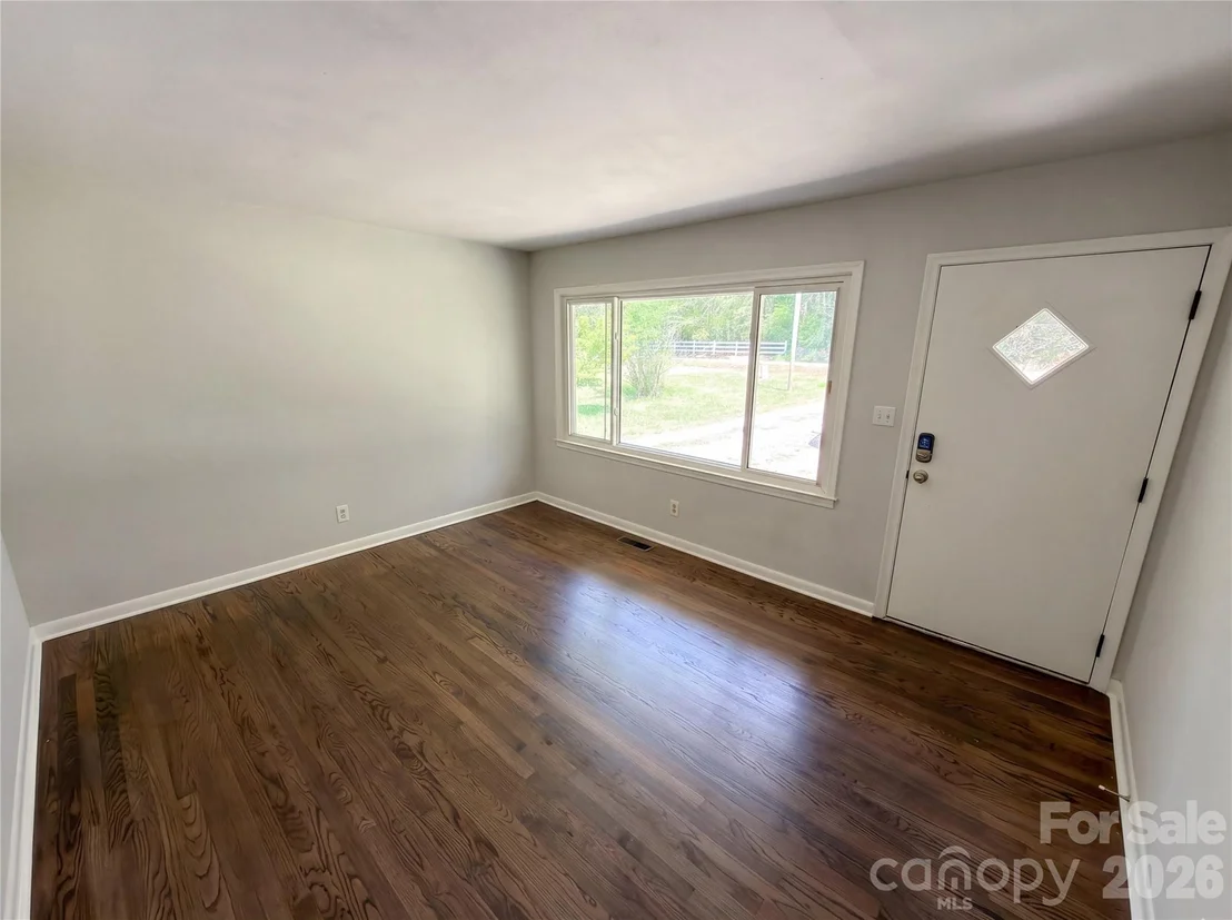 Photo of 2155 Airdale Road