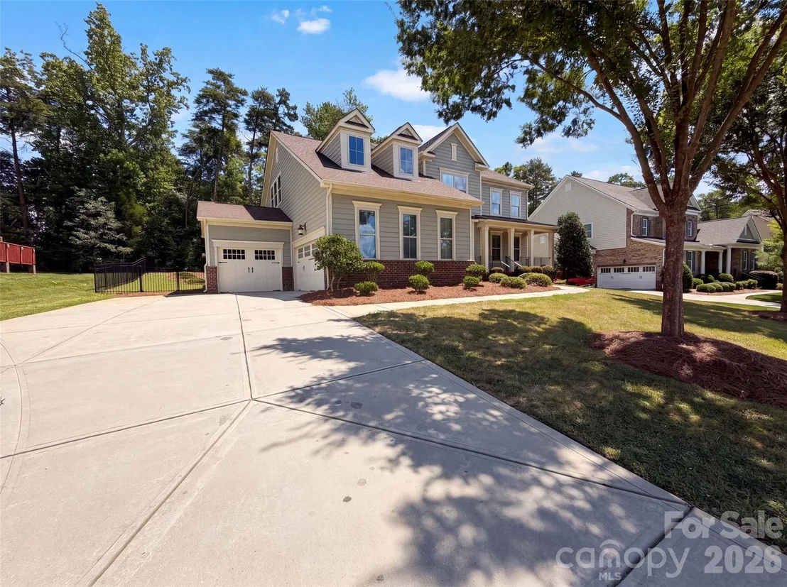 Photo of 147 Monteray Oaks Circle