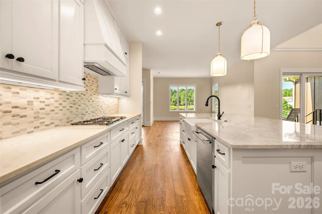 Photo of 978 Mapleton Lane