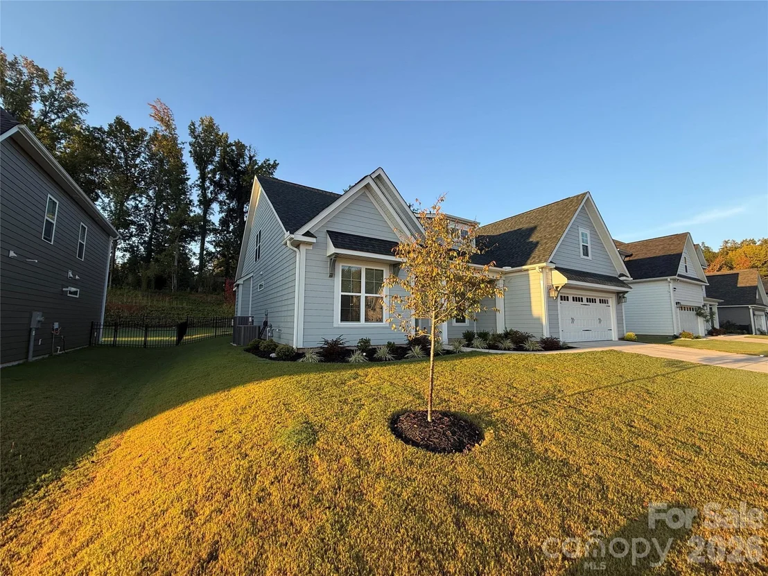 Photo of 2591 Cornelius Place NW