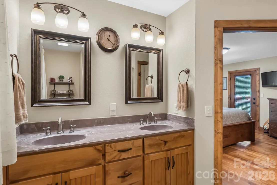 Photo of 590 Larkhaven Drive