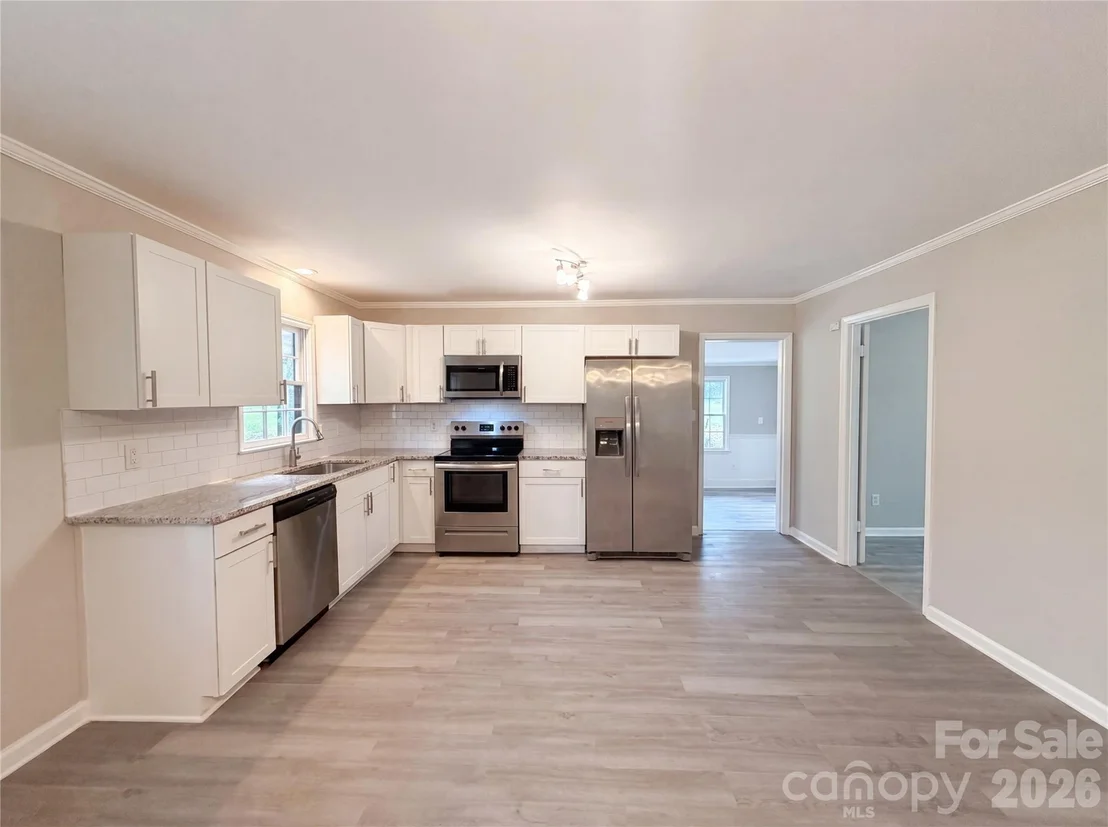Photo of 141 Greenbriar Drive