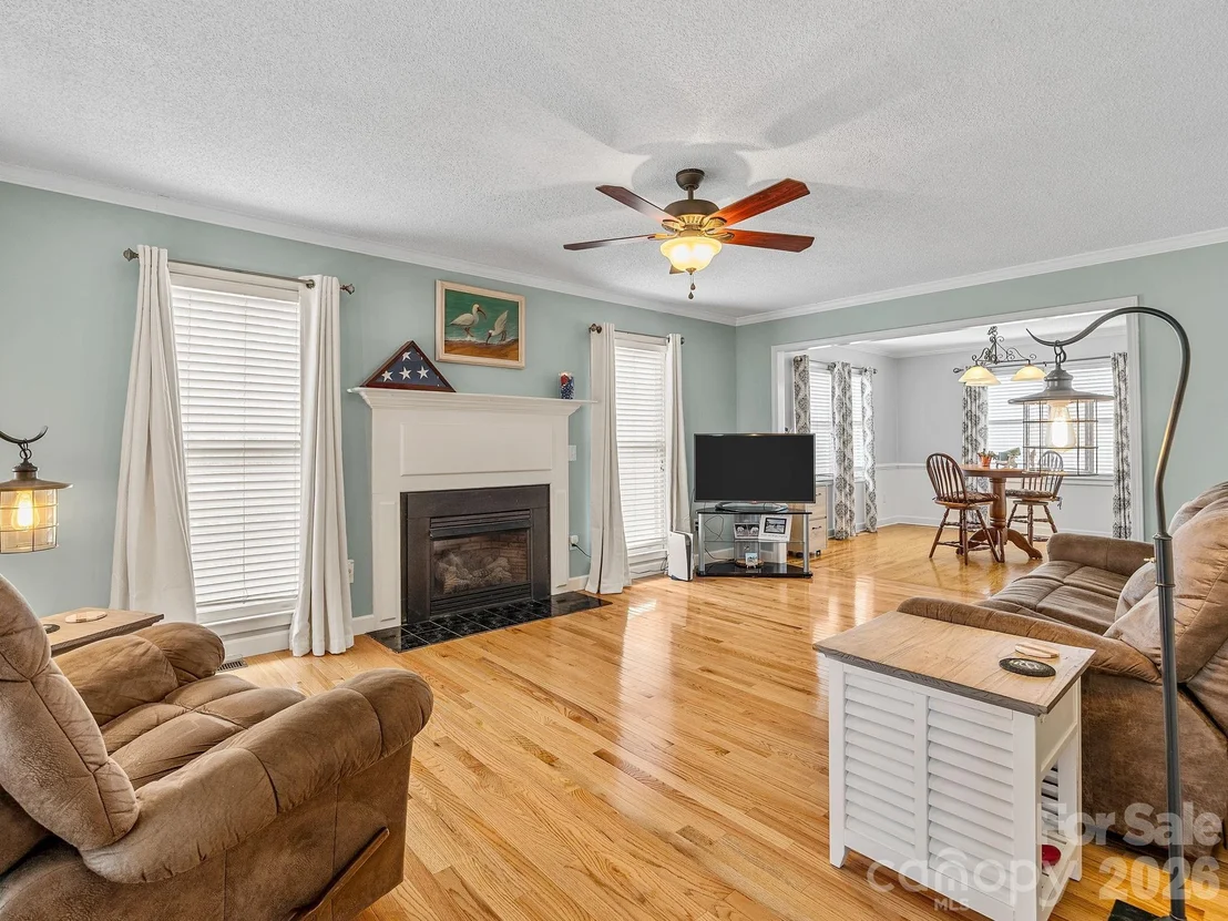 Photo of 1570 Roddy Road