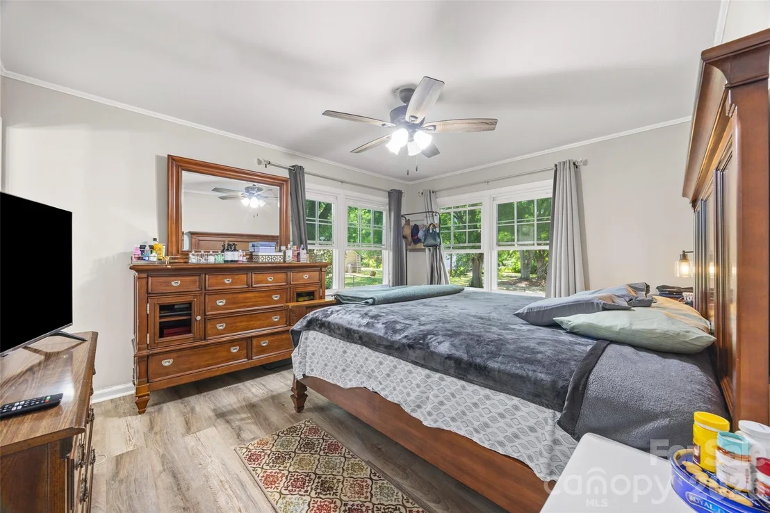 Photo of 2323 Hedgewood Circle