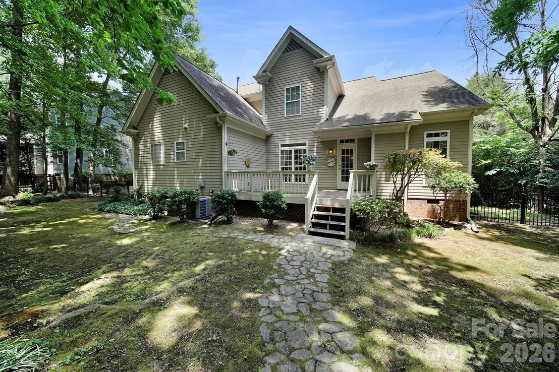 Photo of 1512 Calvin Hal Road
