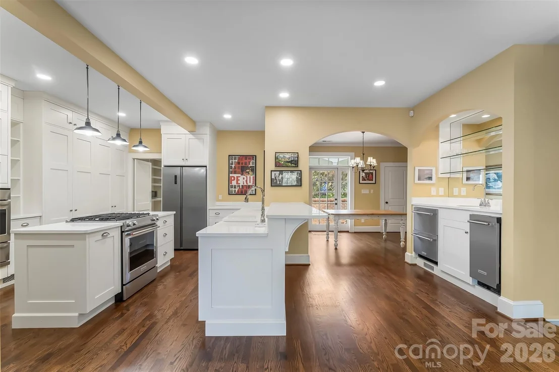 Photo of 115 Riverside Court