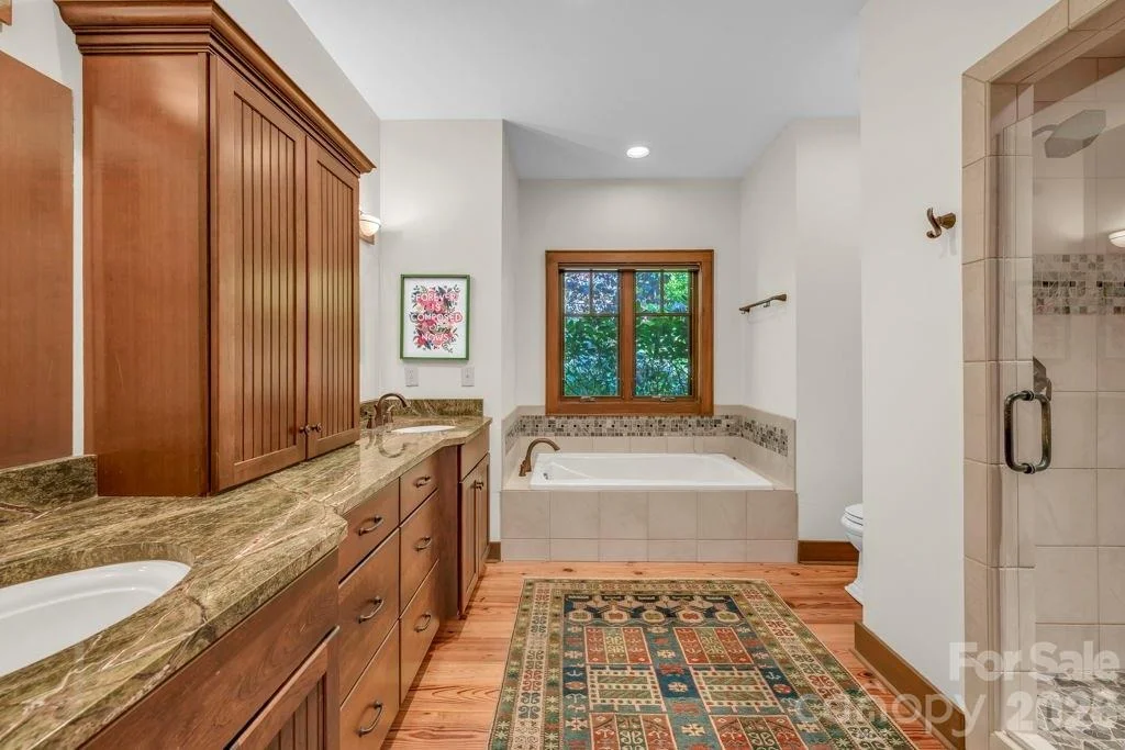 Photo of 355 Oakley Green None
