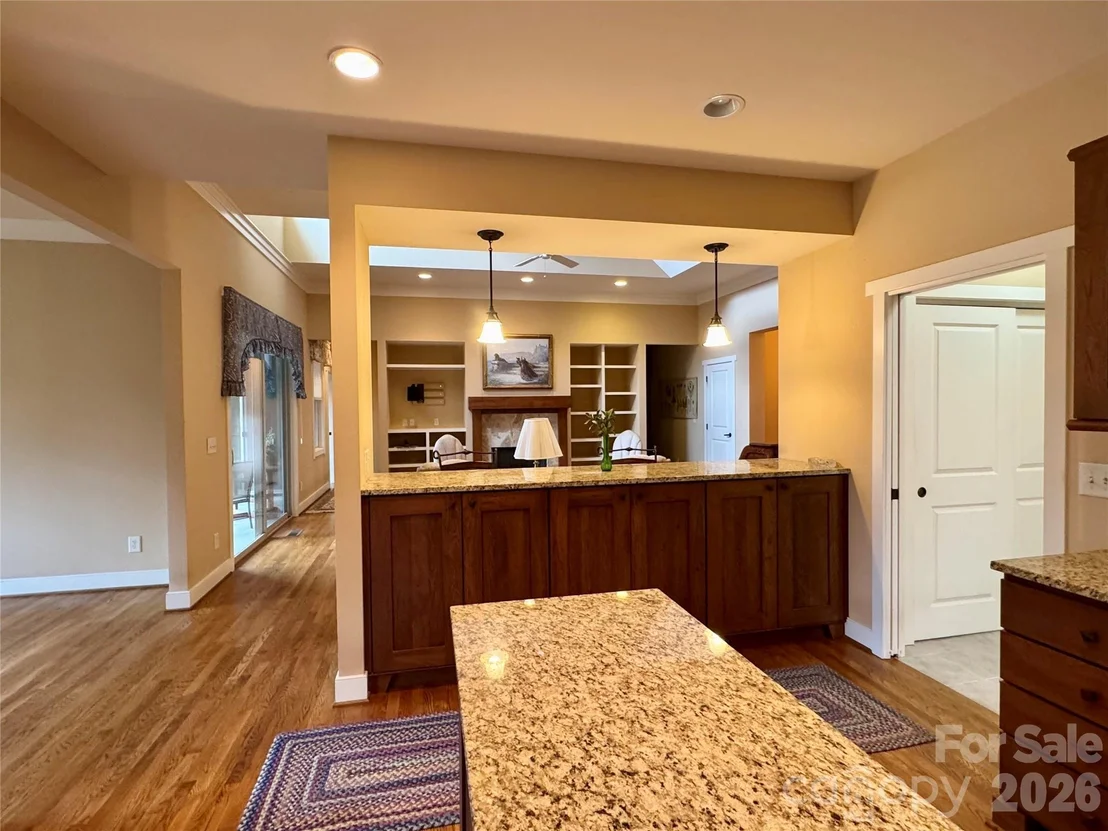 Photo of 894 Dunroy Drive