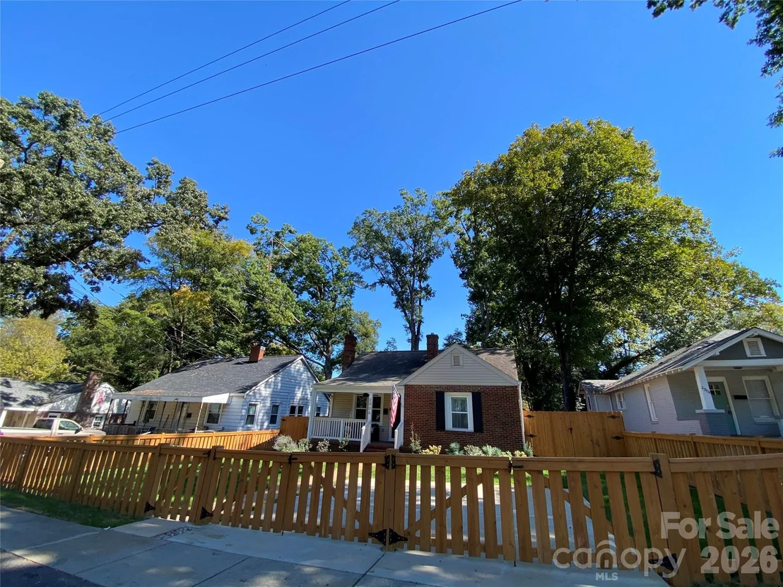 Photo of 2906 Rush Avenue