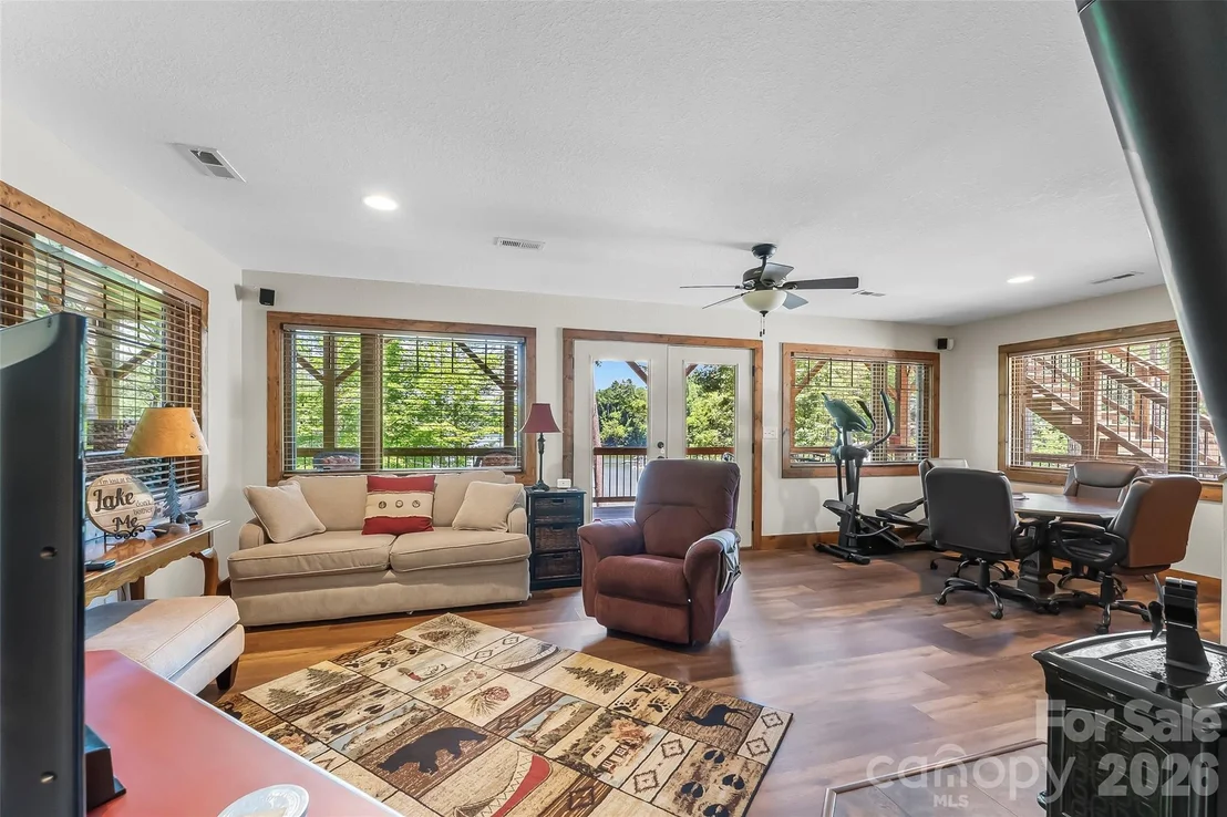 Photo of 590 Larkhaven Drive