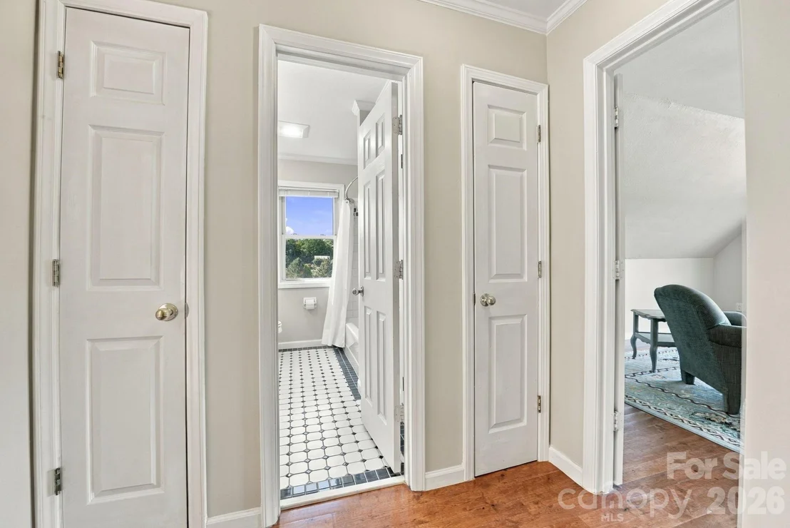 Photo of 190 Camelot Drive