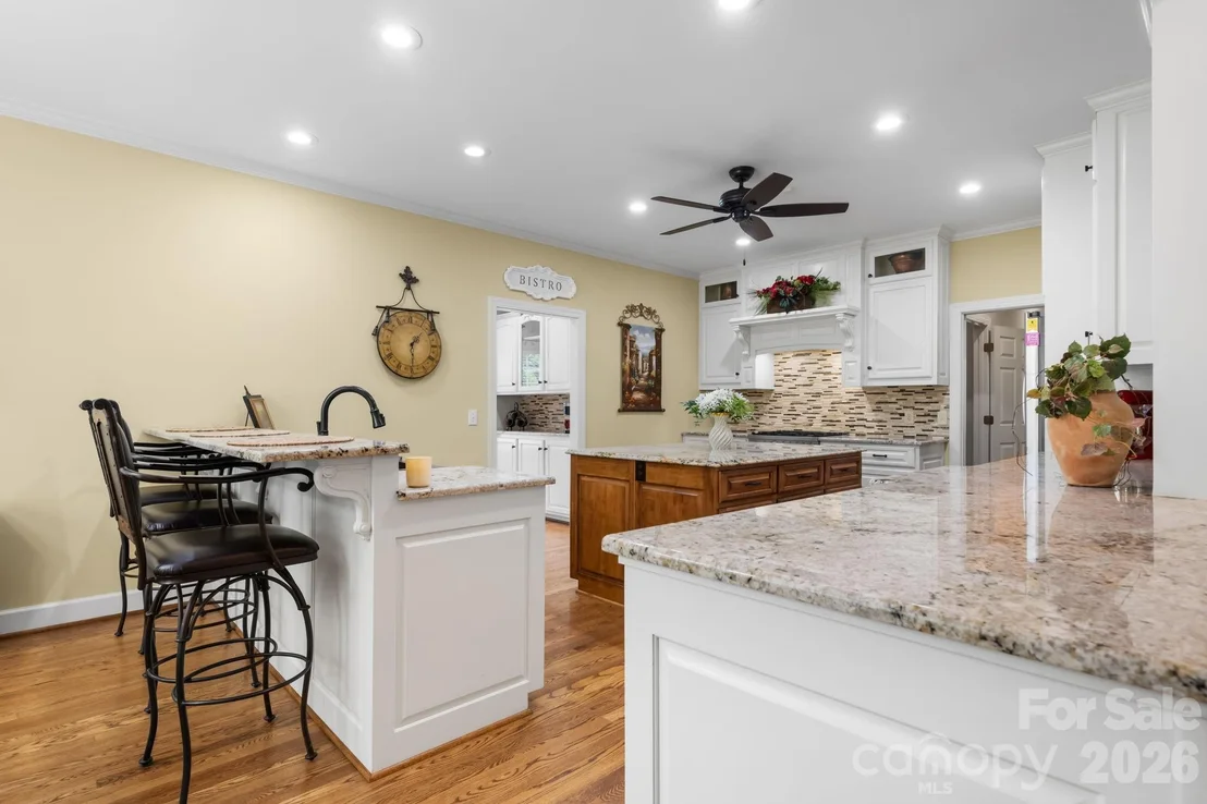 Photo of 3740 Pinecrest Drive NE