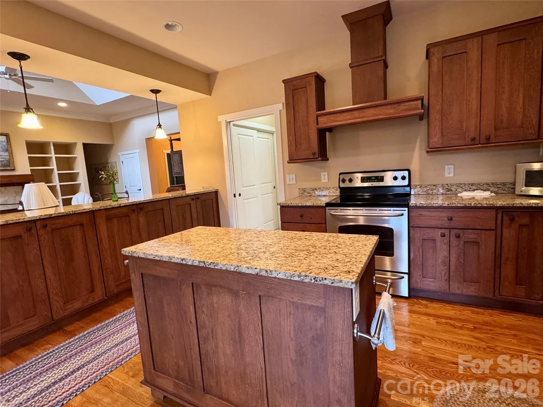 Photo of 894 Dunroy Drive