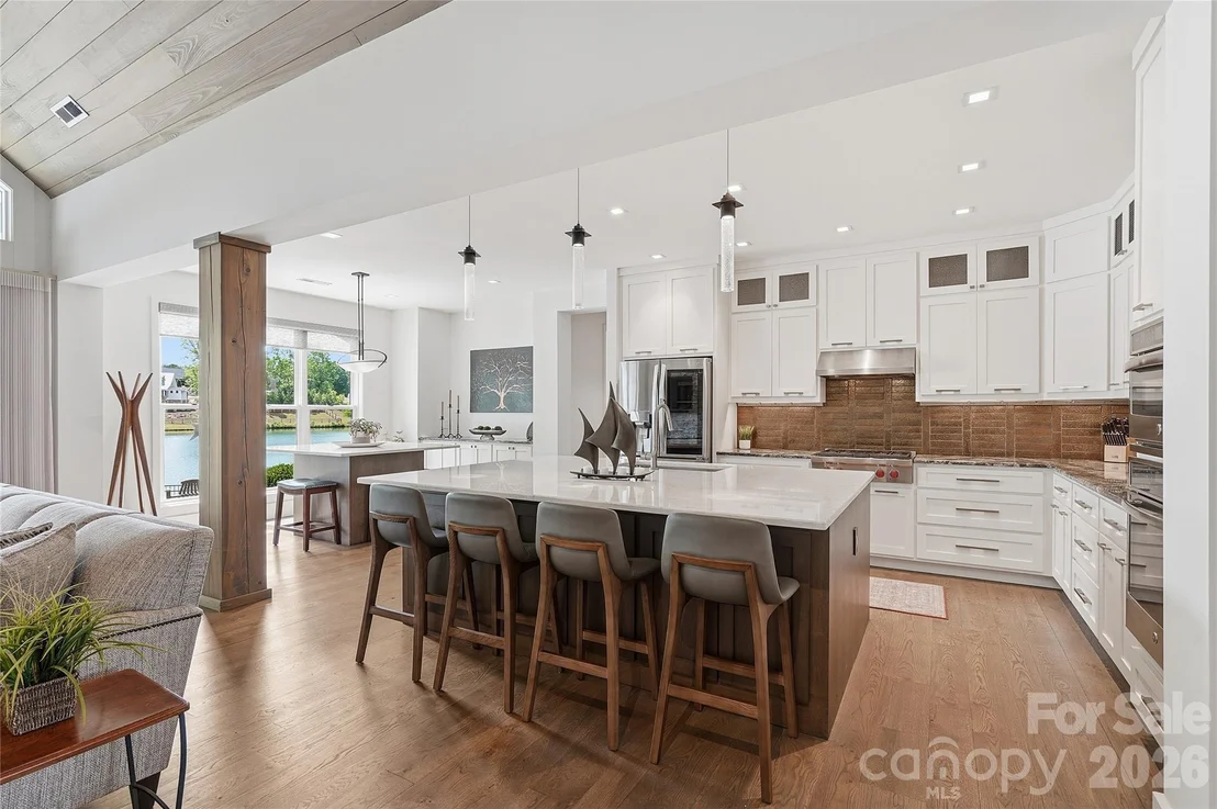 Photo of 984 Mapleton Lane