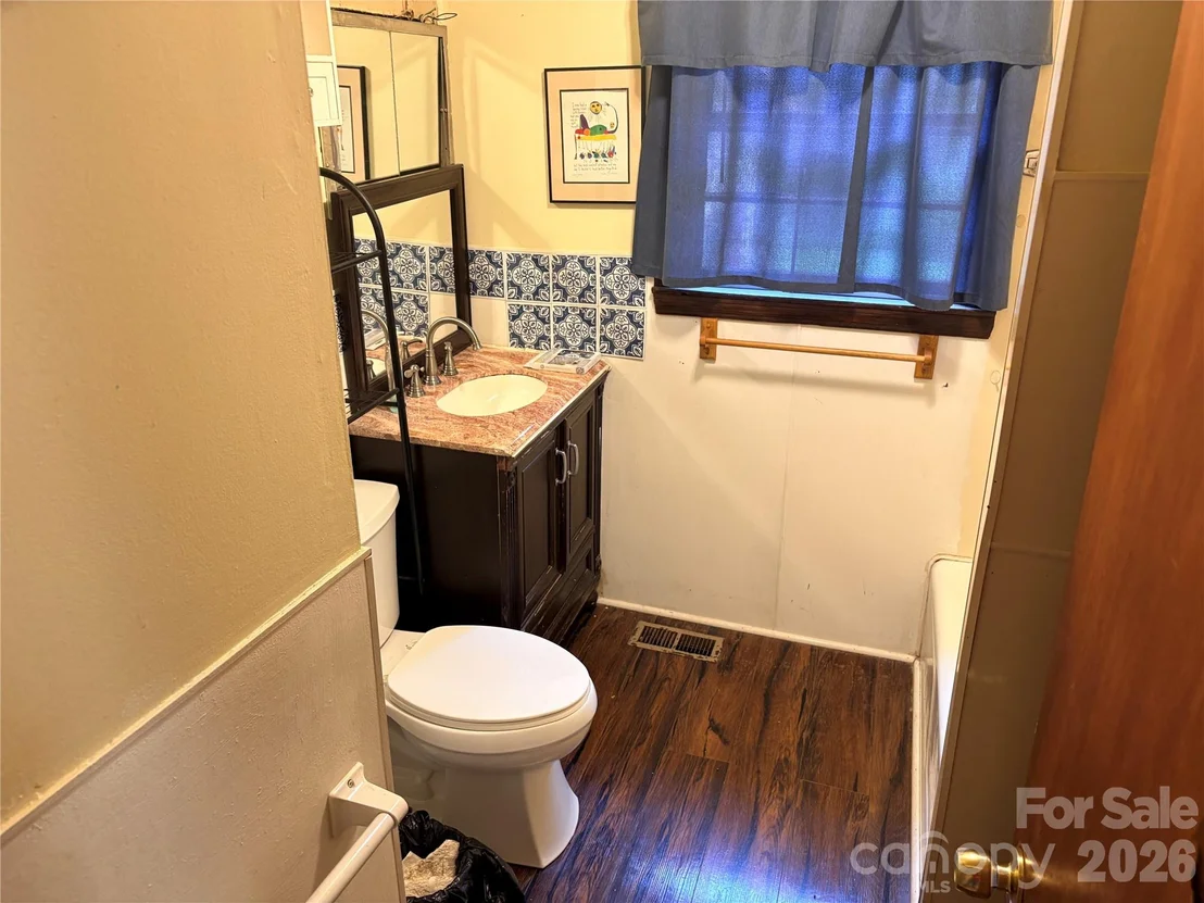 Photo of 420 Hampton Road