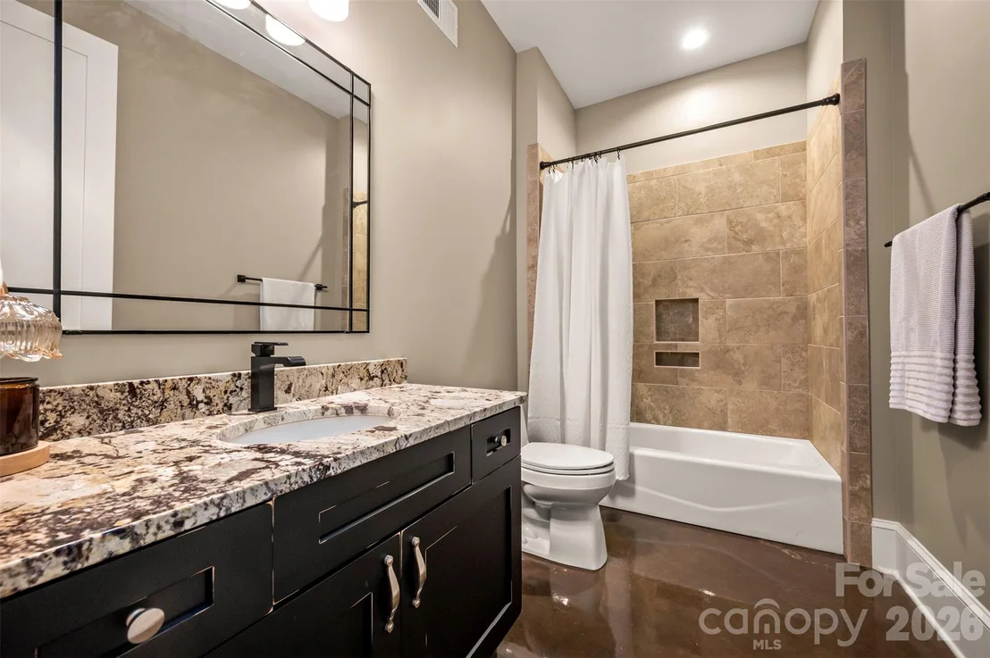 Photo of 398 Mapleton Lane