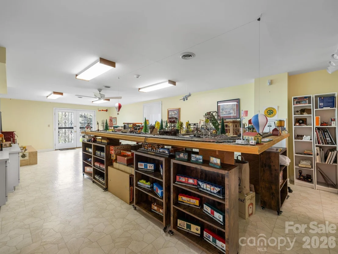 Photo of 140 Meadowlark Drive
