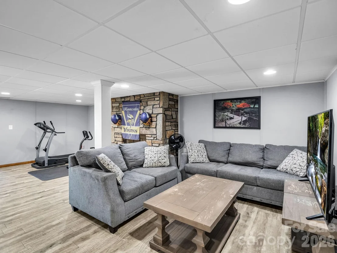 Photo of 215 Hillcrest Drive