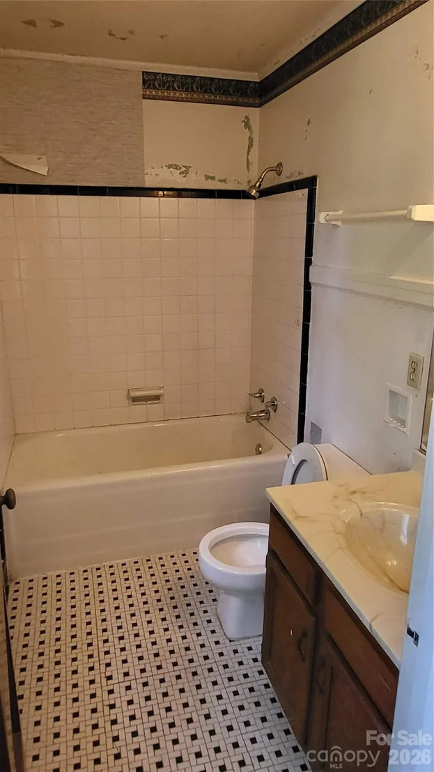 Photo of 504 Chesterfield Avenue