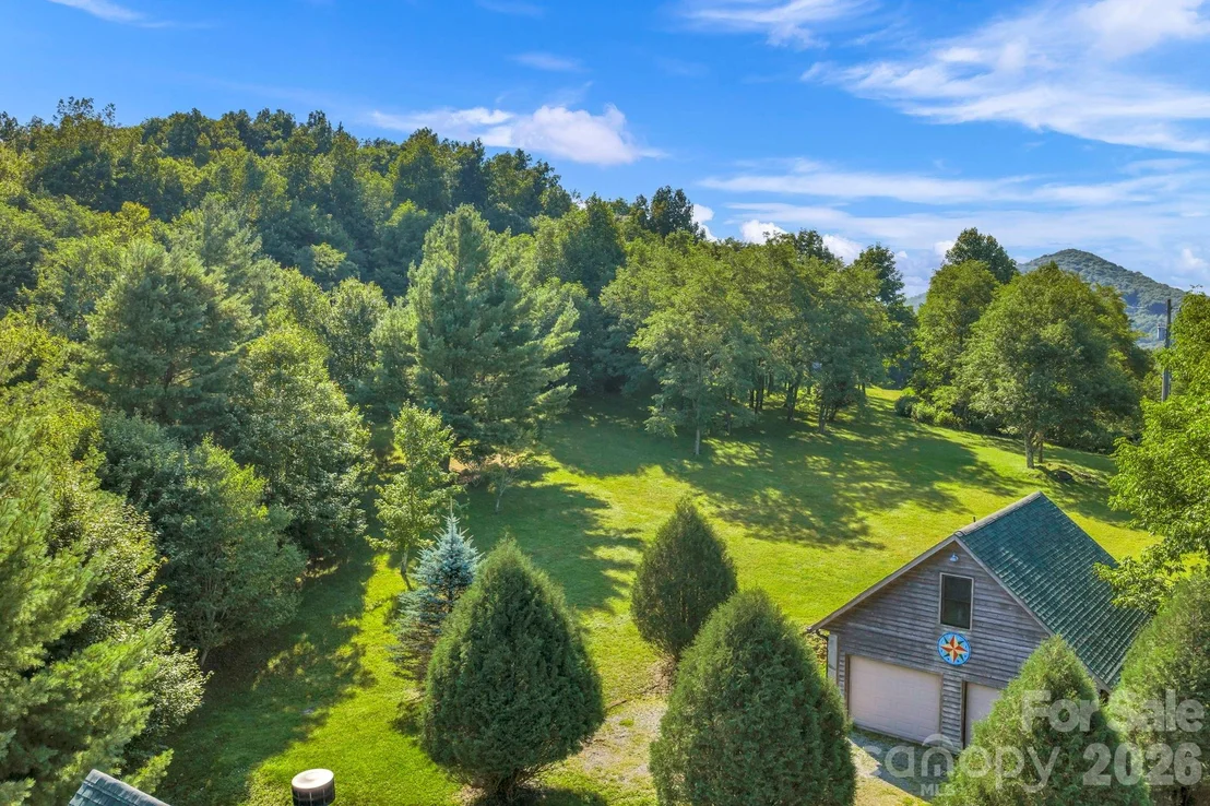 Photo of 525 Schoolhouse Ridge