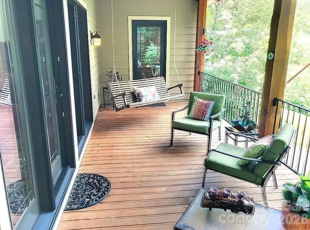 Photo of 811 Hemlock Drive