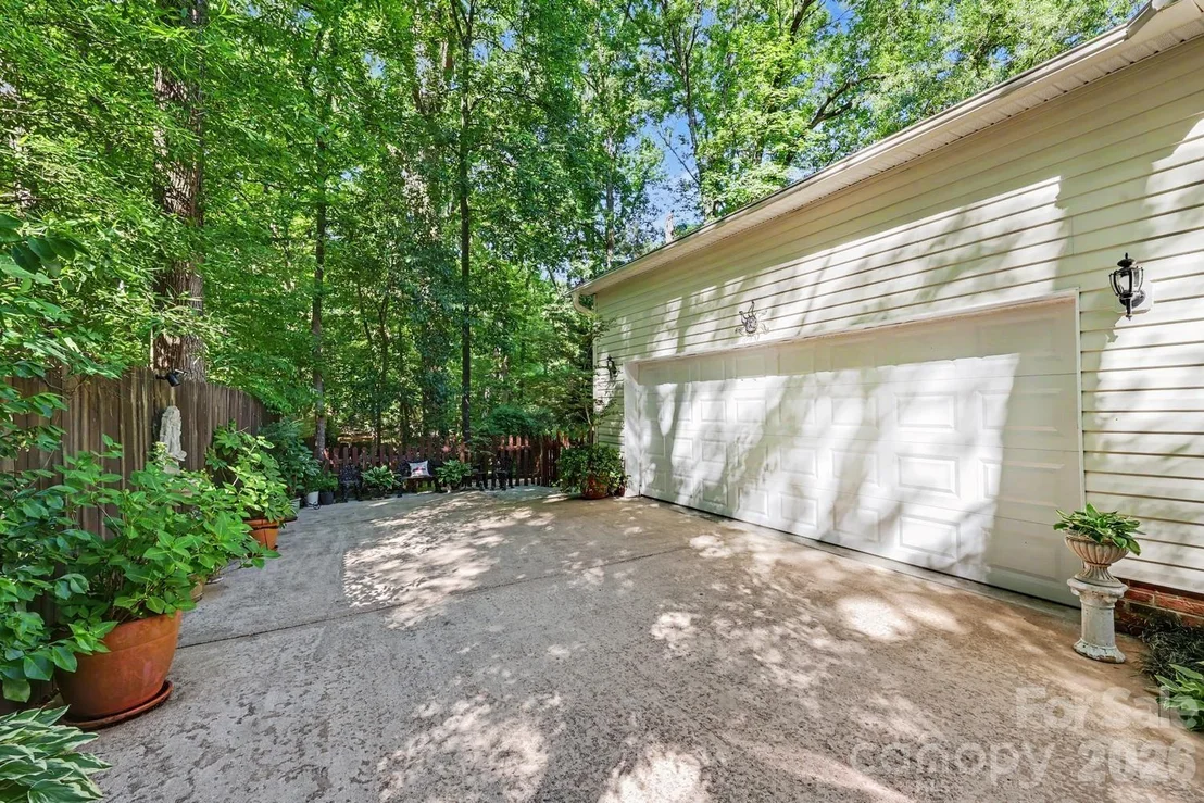 Photo of 10112 Idlewild Road