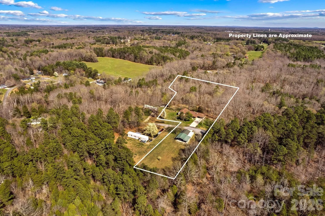 Photo of 5075 Lakeview Drive