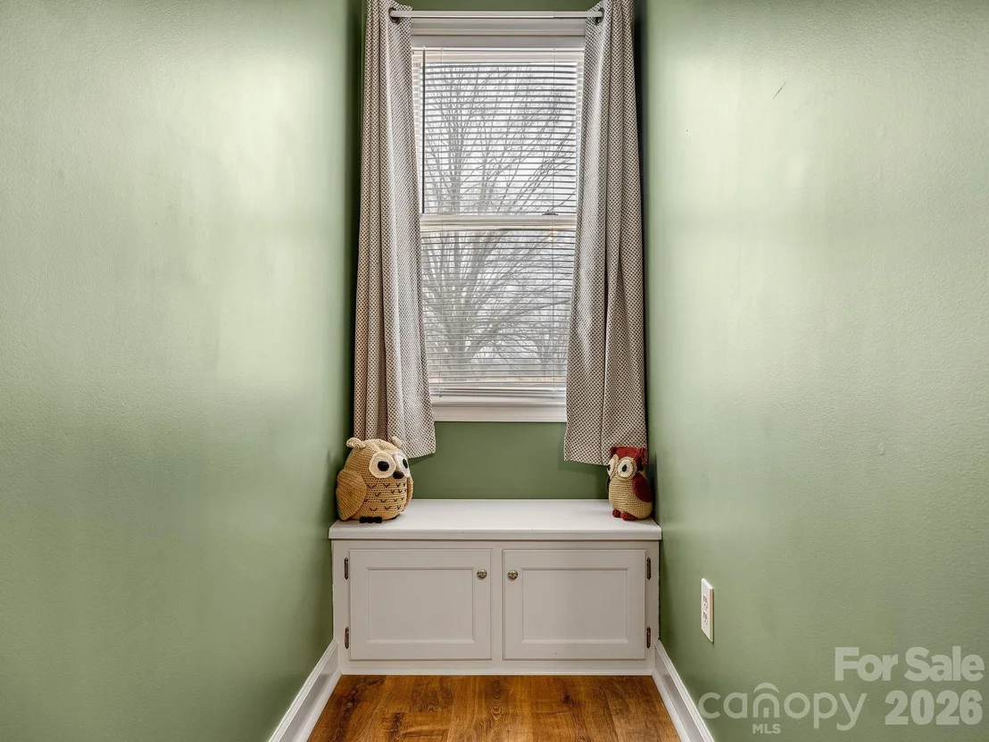 Photo of 1570 Roddy Road