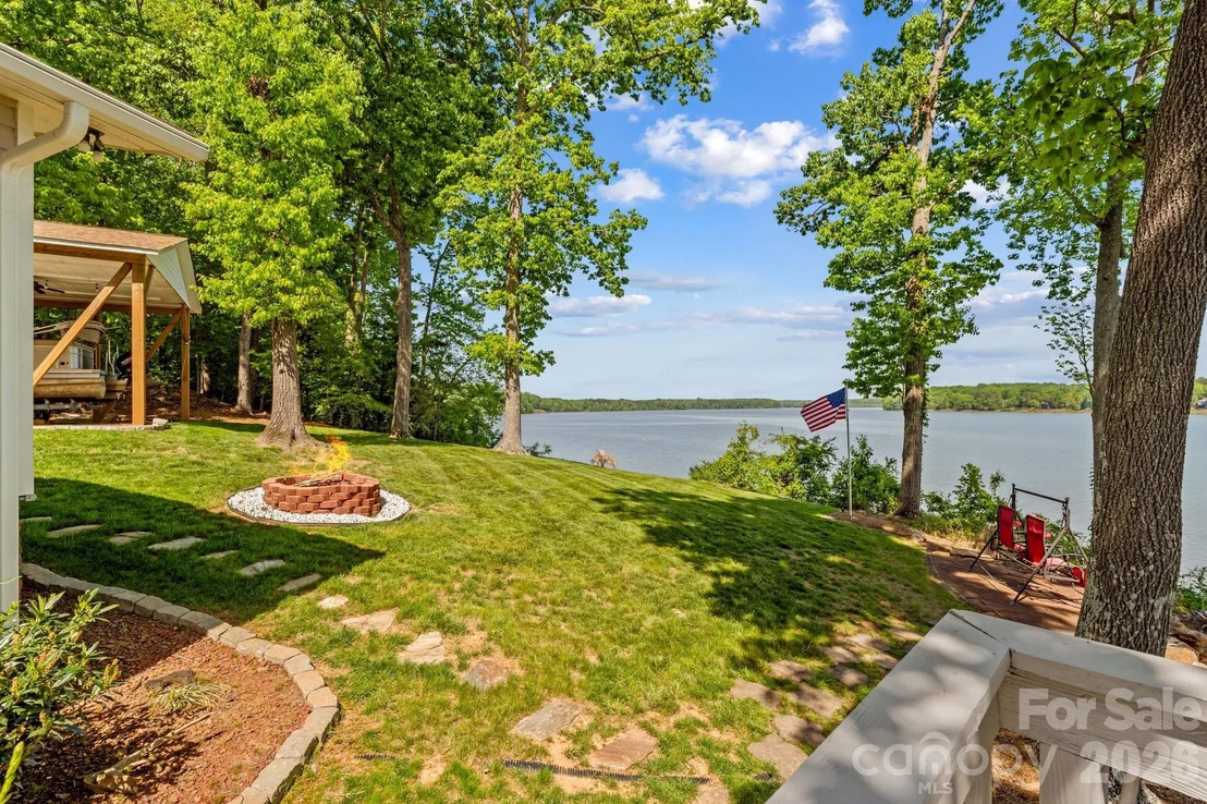 Photo of 395 Rendleman Drive