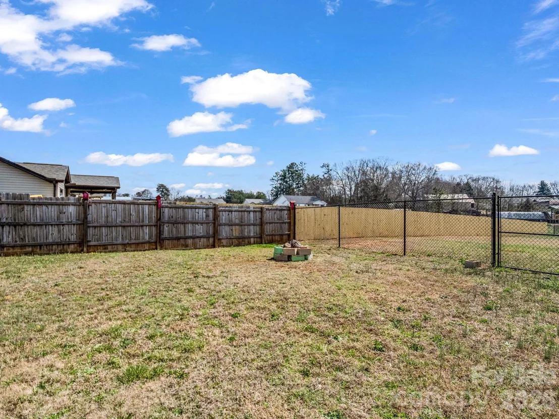 Photo of 655 W Oconee Street