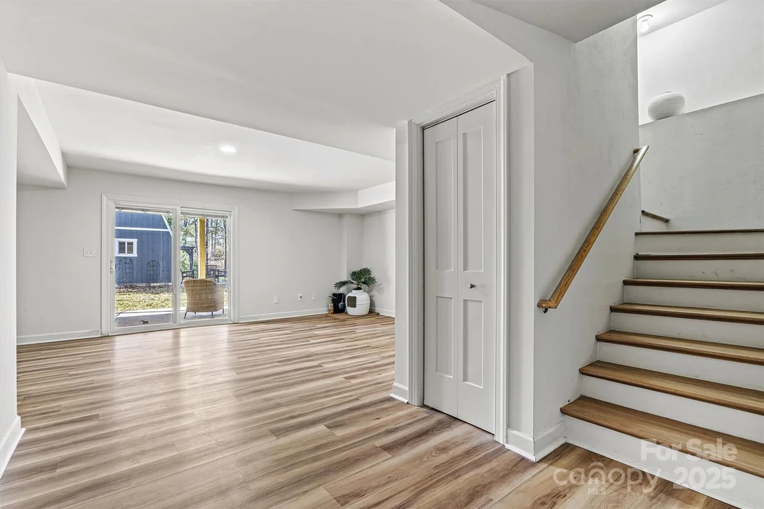 Photo of 3995 Burton Lane