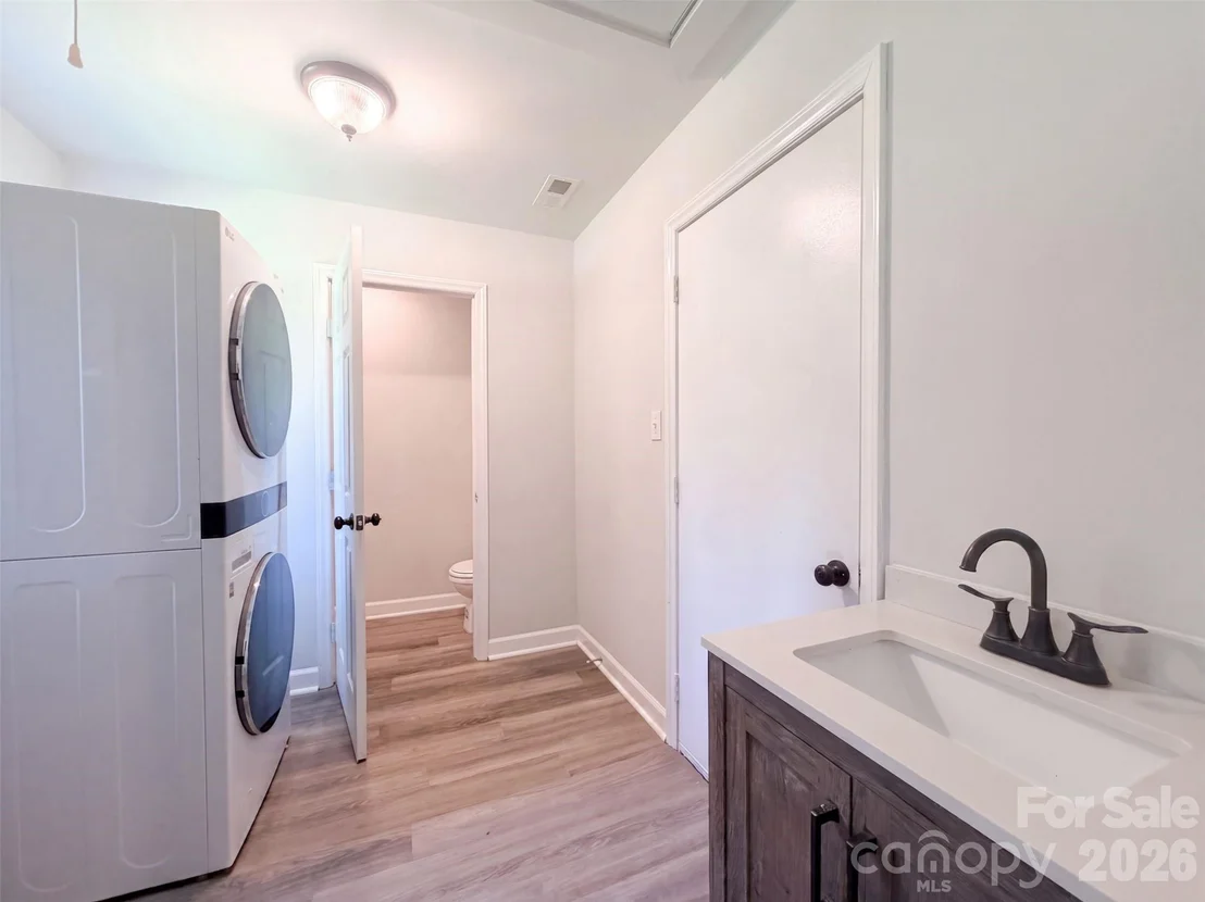 Photo of 131 Highland Point Avenue