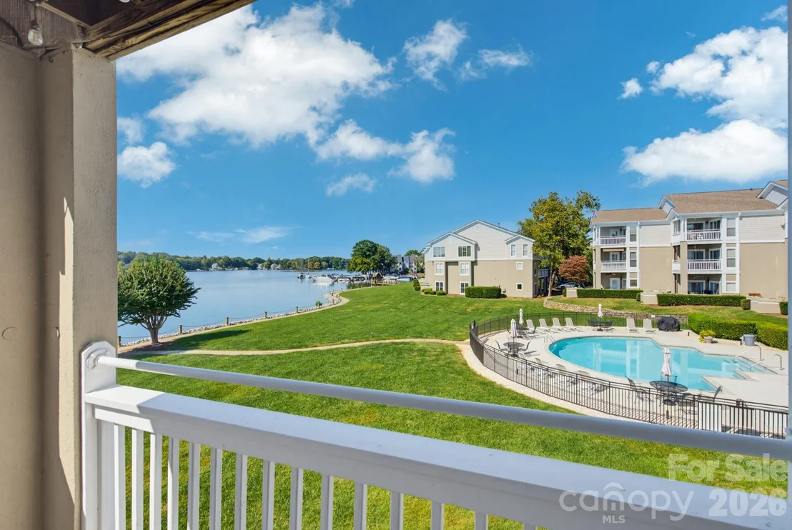 Photo of 1338 Torrence Circle