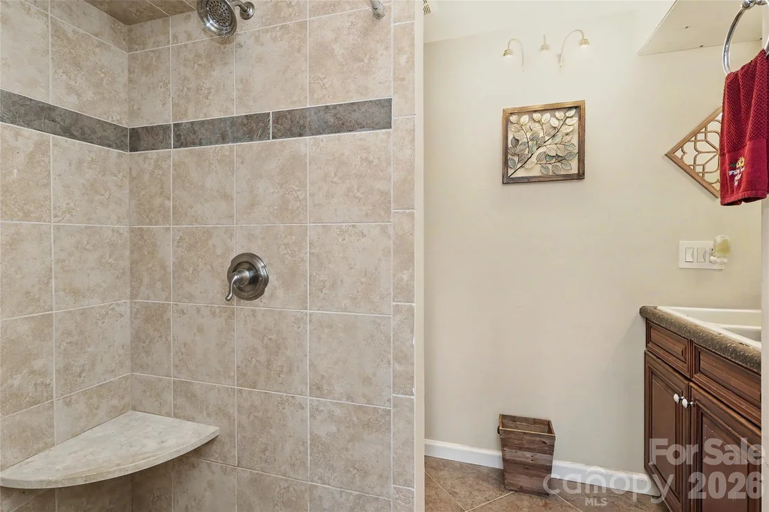Photo of 3121 Lakeside Circle