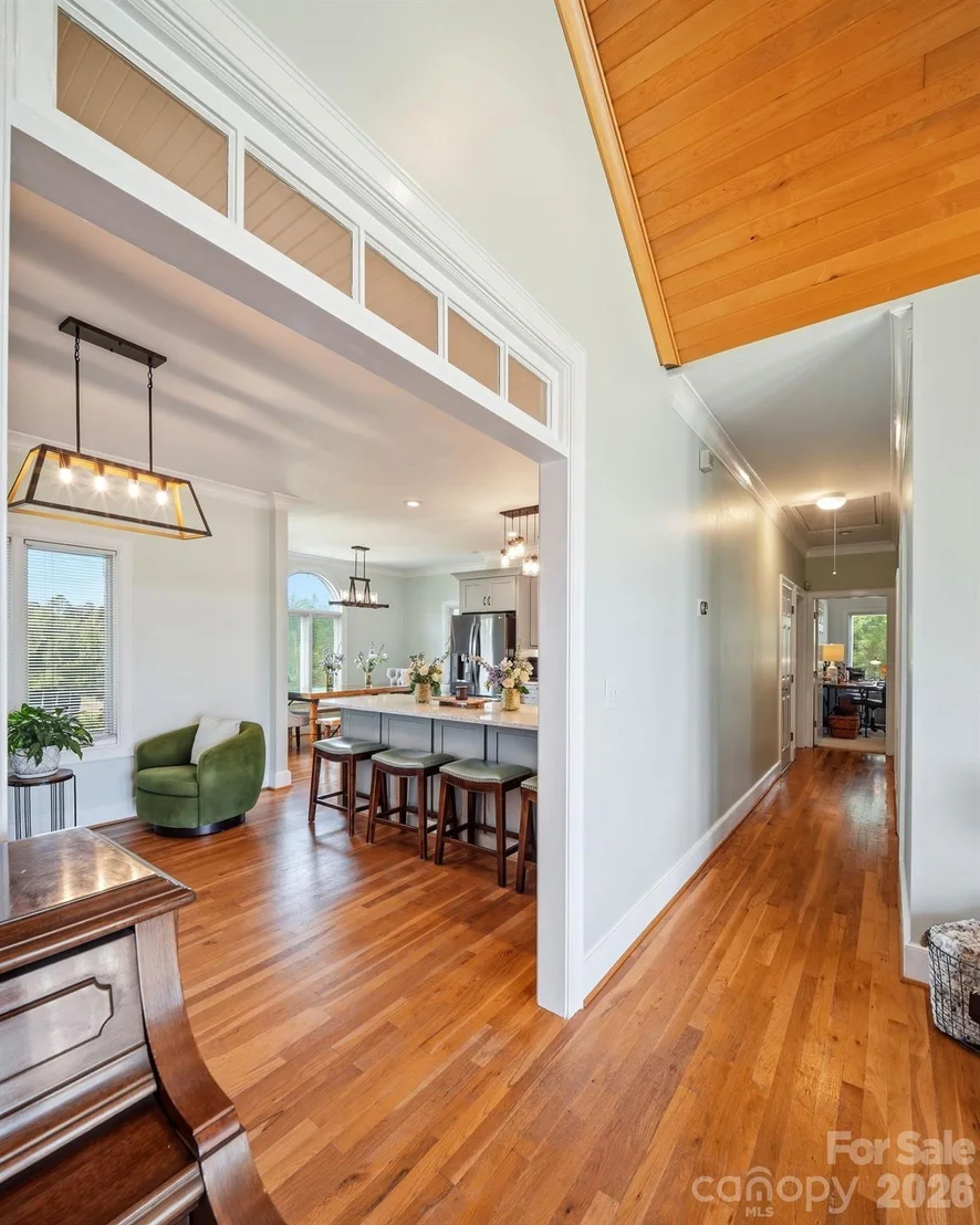 Photo of 2950 Pearidge Road