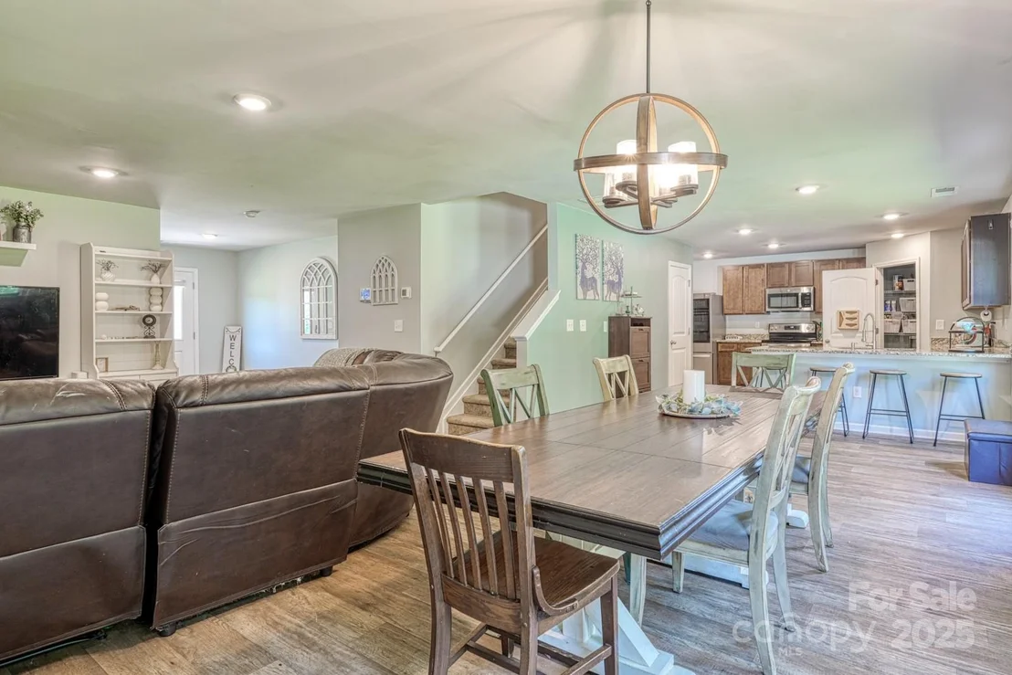 Photo of 1281 Twin Bridge Road