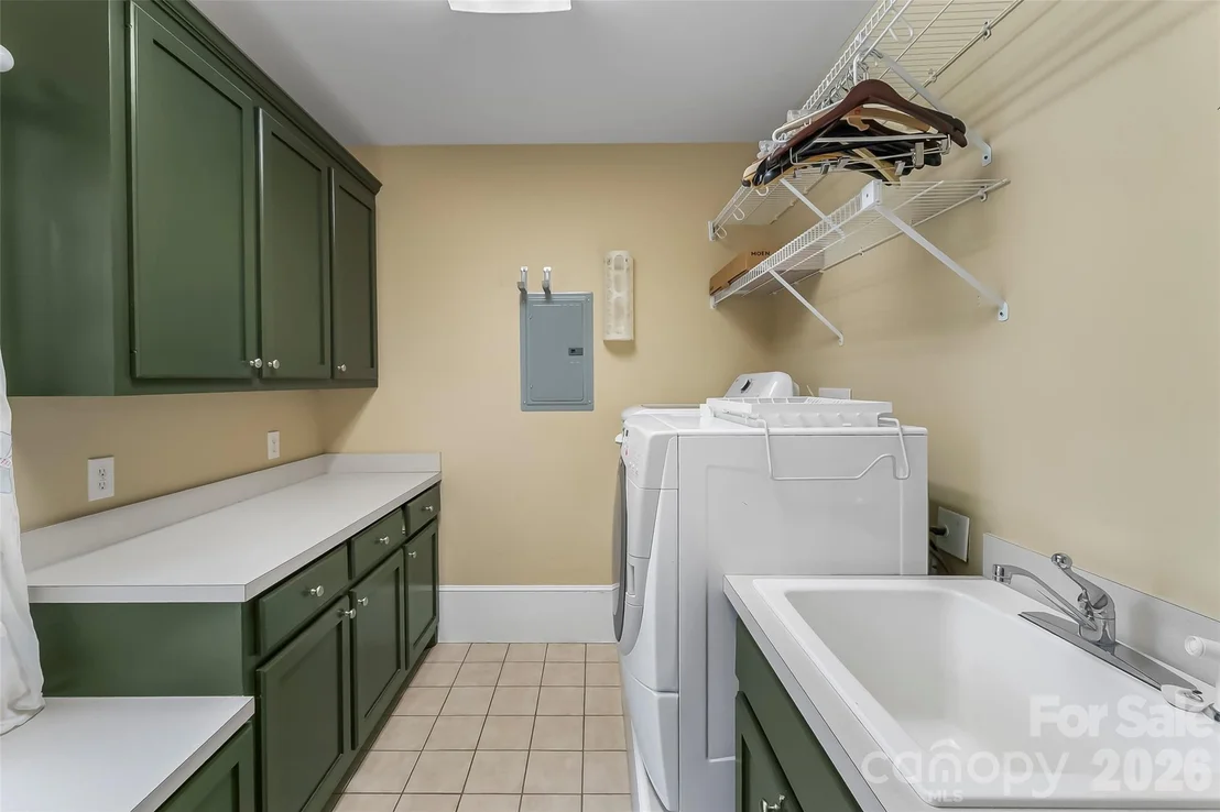 Photo of 115 Riverside Court
