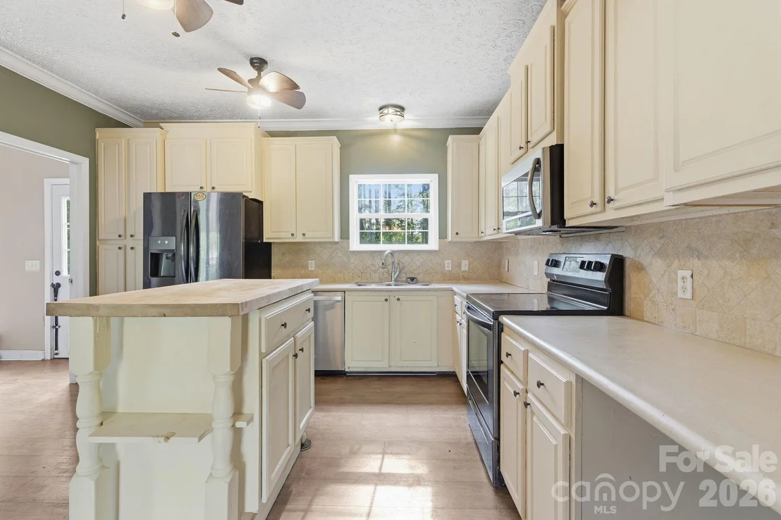 Photo of 2825 Sweeping Pine Lane
