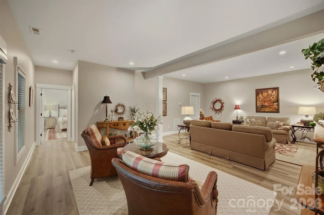 Photo of 124 Beechmont Drive